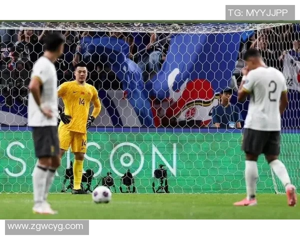 足球明星哀悼亲人离世感人视频引发球迷共鸣与泪水